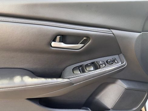 Used 2025 Nissan Sentra SV FWD image 15
