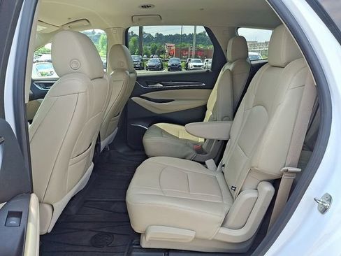 Used 2019 Buick Enclave Essence AWD/4WD image 10