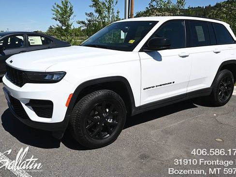 Used 2024 Jeep Grand Cherokee Altitude AWD/4WD image 1
