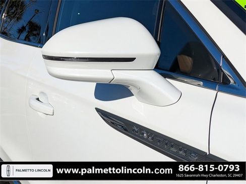 Used 2022 Lincoln Nautilus Reserve image 11