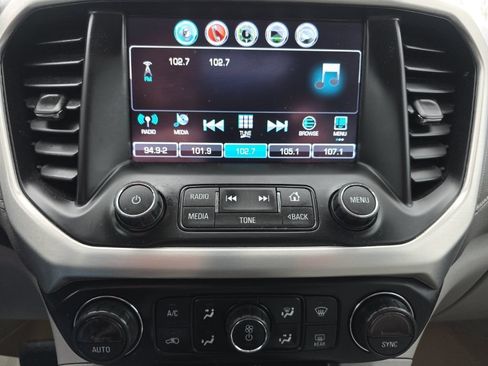 Used 2018 GMC Acadia SLE FWD image 4
