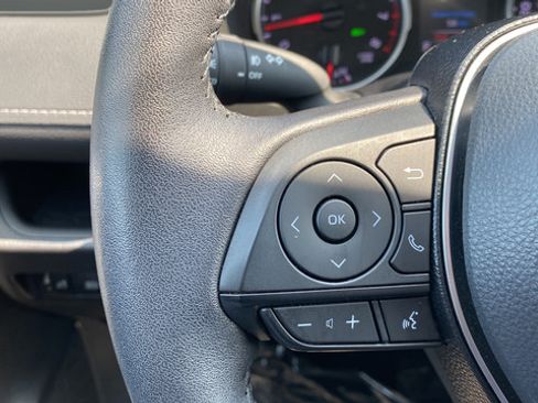 Used 2021 Toyota RAV4 XLE Premium AWD/4WD image 34