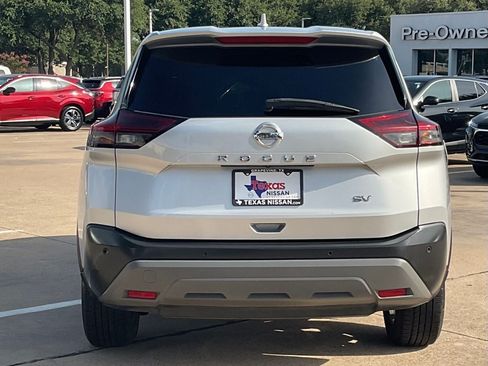 Used 2021 Nissan Rogue SV FWD image 5