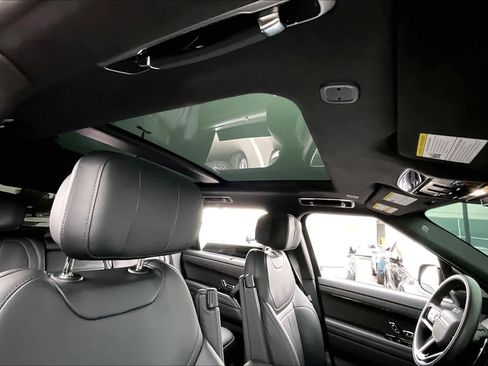 Used 2025 Land Rover Range Rover Sport Autobiography image 25