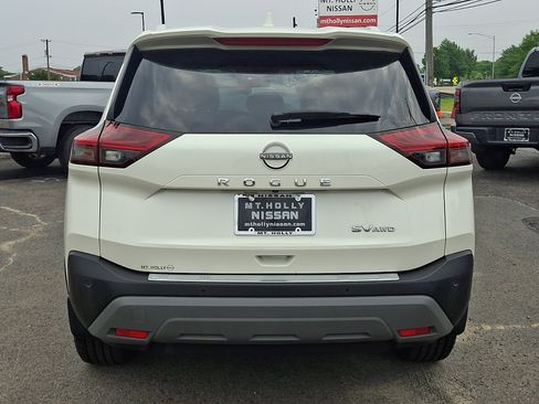 Used 2023 Nissan Rogue SV w/ SV Premium B Package AWD/4WD image 6