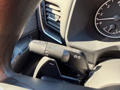 Used 2023 Nissan Rogue S image 14