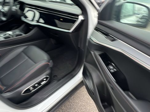 Used 2024 Jeep Wagoneer Launch Edition image 21