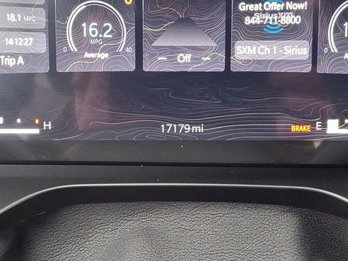 Used 2024 Jeep Grand Cherokee Laredo w/ Luxury Tech Group I image 20