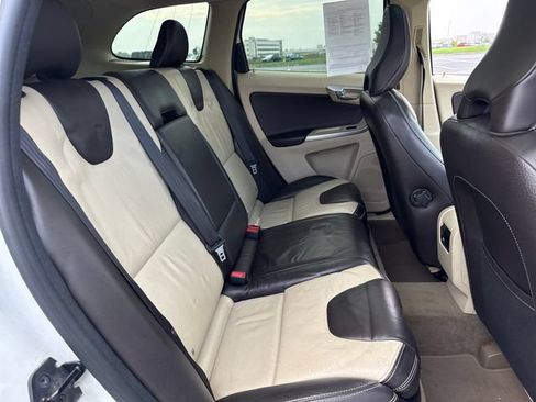 Used 2010 Volvo XC60 T6 AWD/4WD image 14