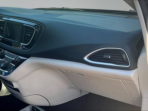 Used 2023 Chrysler Voyager LX FWD image 25