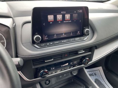 Used 2025 Nissan Rogue SV FWD image 23