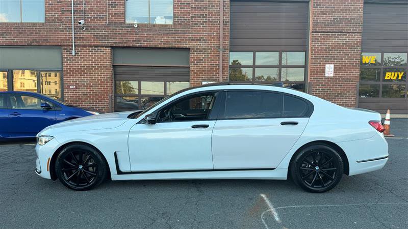 Used 2021 BMW 740i xDrive AWD/4WD image 10