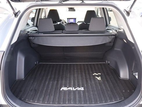 Used 2024 Toyota RAV4 XLE AWD/4WD image 7