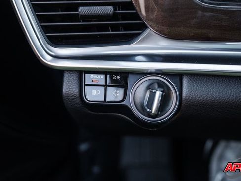 Used 2018 Porsche Panamera 4S image 63