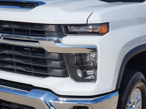 Used 2024 Chevrolet Silverado 2500 LT w/ Convenience Package RWD image 16