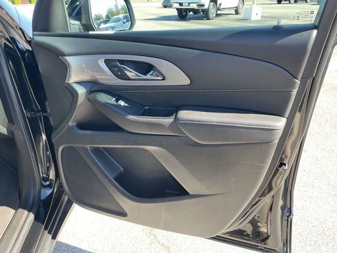 Used 2023 Chevrolet Traverse LT image 29