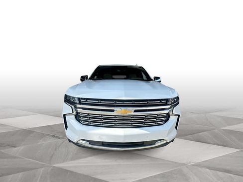 Used 2024 Chevrolet Suburban Premier RWD image 3