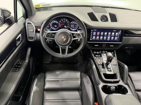 Certified 2023 Porsche Cayenne AWD/4WD image 25