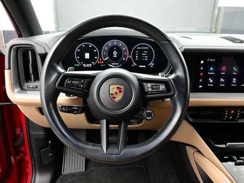 Certified 2024 Porsche Cayenne AWD/4WD image 8