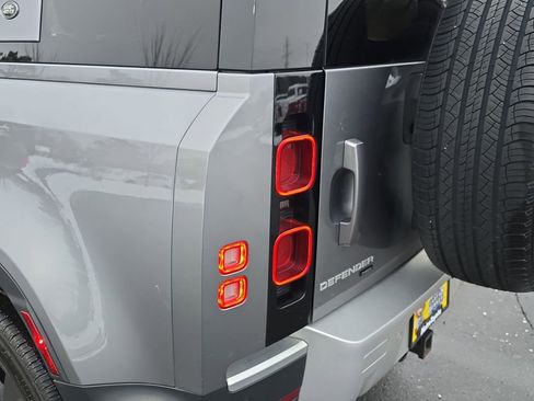 Used 2021 Land Rover Defender 110 SE image 35