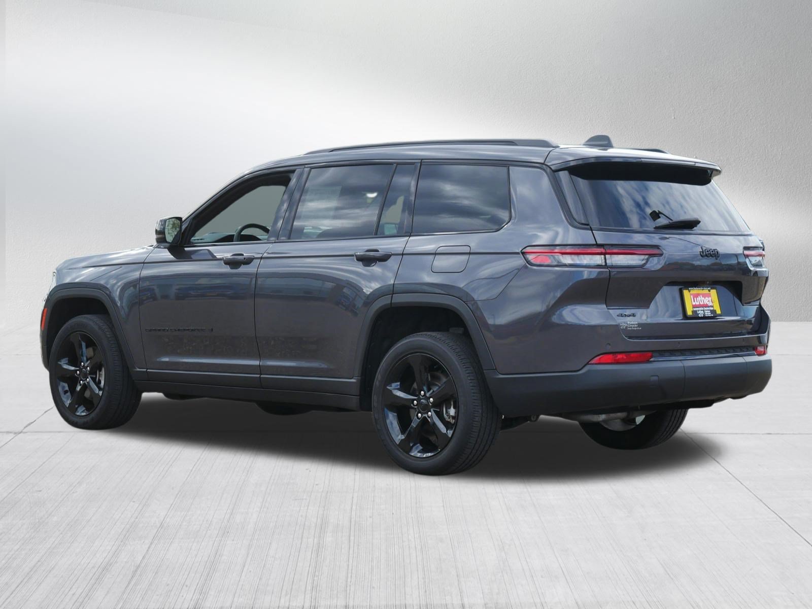 Used 2023 Jeep Grand Cherokee L Laredo AWD/4WD image 5