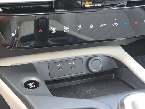 Used 2026 Nissan Sentra SL w/ Floor Mat Package FWD image 27