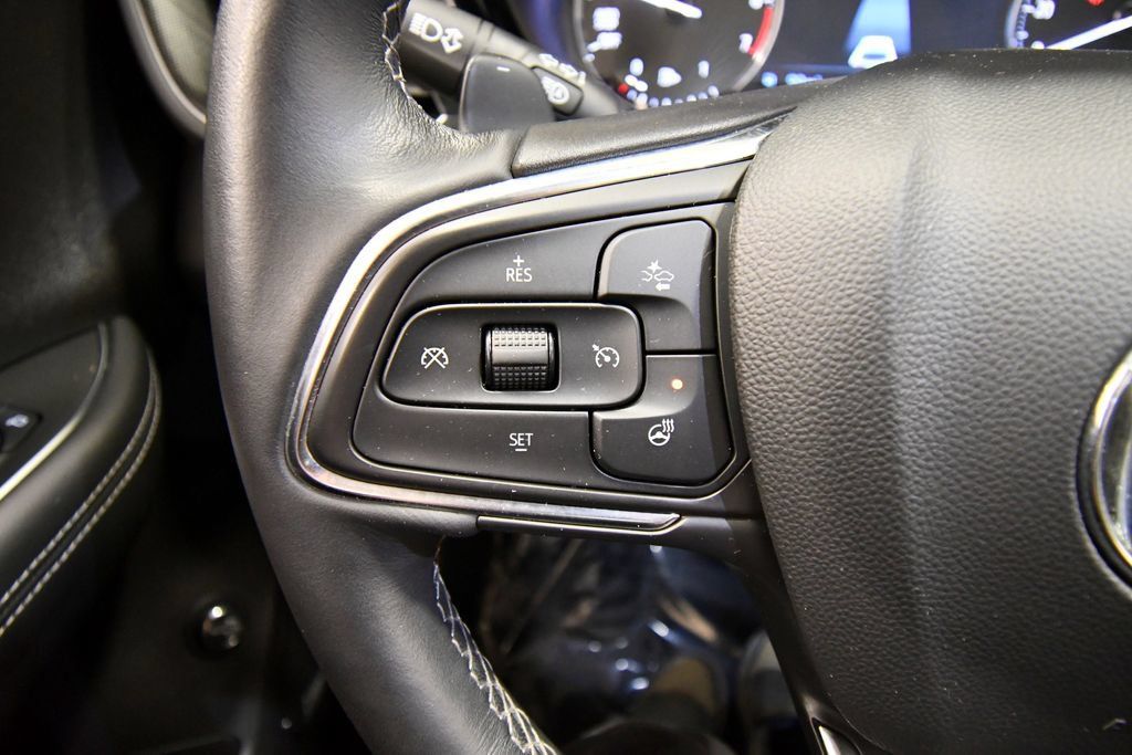Used 2021 Buick Envision Essence w/ Technology Package I AWD/4WD image 21