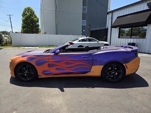 Used 2019 Chevrolet Camaro SS RWD image 4