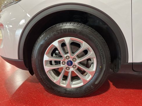 Used 2020 Ford Escape SE image 9