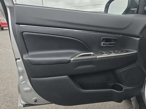 Used 2025 Mitsubishi Outlander Sport SE image 14