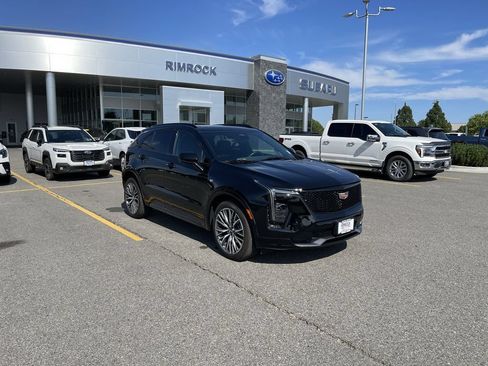 Used 2024 Cadillac XT4 Sport AWD/4WD image 2