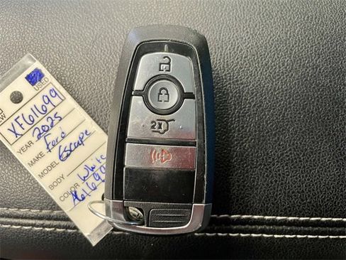 Used 2025 Ford Escape Active image 24