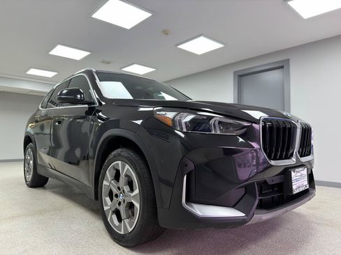 Used 2023 BMW X1 xDrive28i w/ Convenience Package AWD/4WD image 4