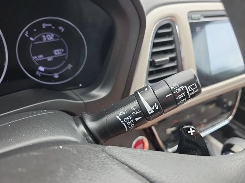 Used 2018 Honda HR-V EX image 22