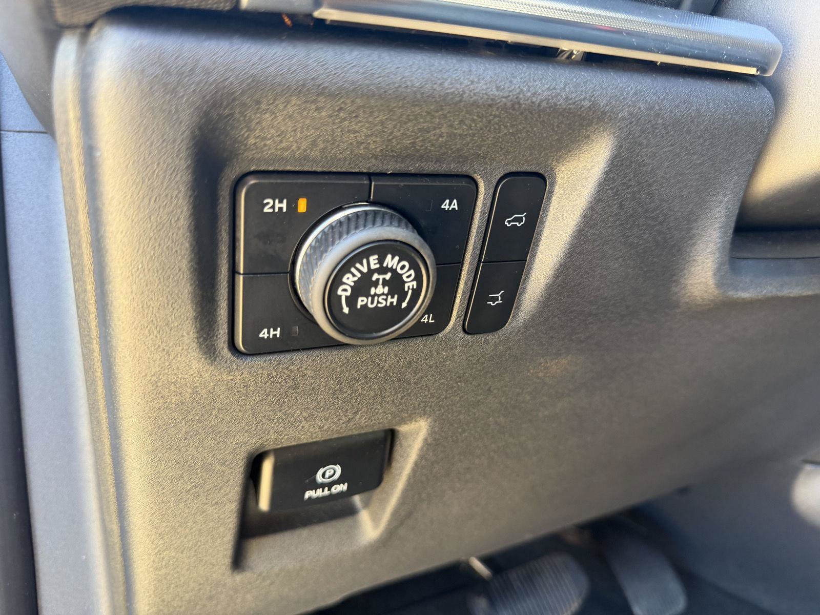 Used 2025 Ford Expedition Tremor AWD/4WD image 10