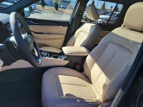 New 2026 Jeep Grand Cherokee Limited w/ Limited Altitude Package AWD/4WD image 22