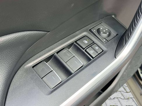 Used 2025 Toyota RAV4 XLE FWD image 18