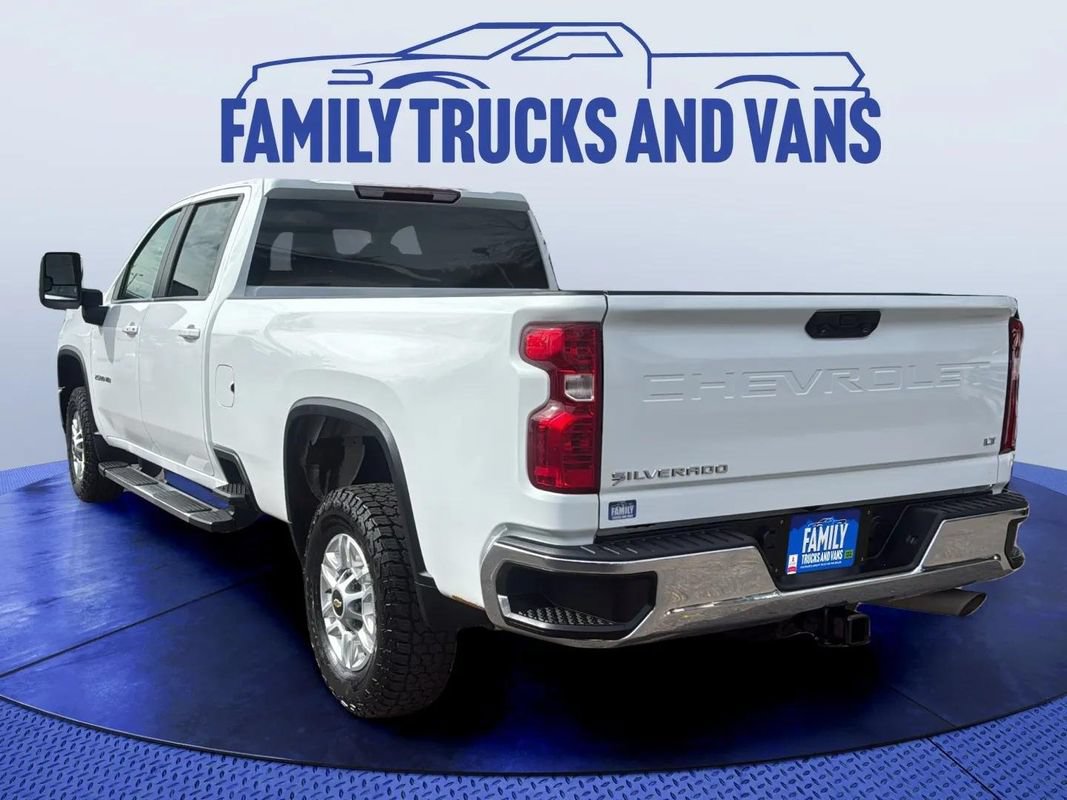Used 2024 Chevrolet Silverado 2500 LT w/ Convenience Package AWD/4WD image 3