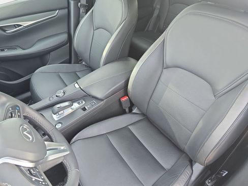 Certified 2025 INFINITI QX50 Luxe image 15