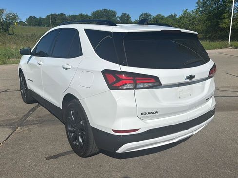 Used 2022 Chevrolet Equinox RS w/ RS Leather Package AWD/4WD image 3