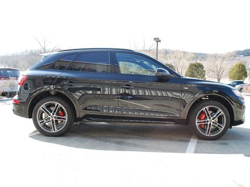 Used 2025 Audi Q5 e Prestige w/ Prestige Package image 2