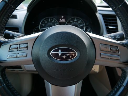 Used 2011 Subaru Outback 2.5i Premium w/ All-Weather Pkg AWD/4WD image 25