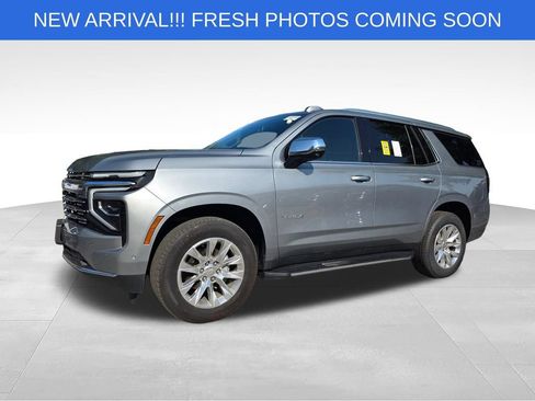 Used 2025 Chevrolet Tahoe Premier AWD/4WD image 2