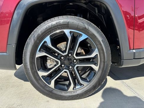 Used 2022 Jeep Compass Limited image 9