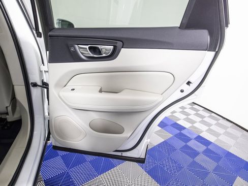 Used 2023 Volvo XC60 B5 Ultimate w/ Climate Package image 16