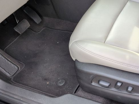 Used 2023 Cadillac XT4 Premium Luxury image 17