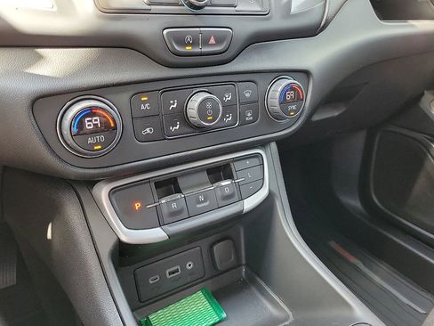 Used 2023 GMC Terrain SLE w/ Driver Convenience Package image 14