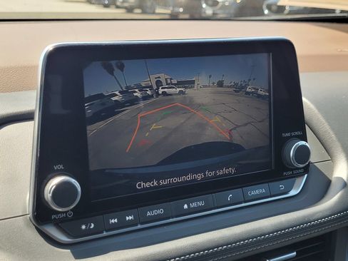 Used 2023 Nissan Rogue SV FWD image 18