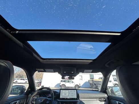 Certified 2025 Ford Explorer ST image 26