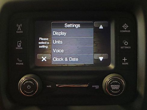 Used 2018 Jeep Compass Latitude AWD/4WD image 25